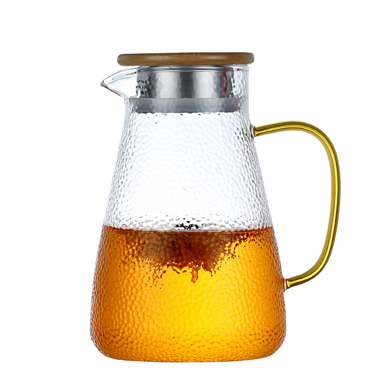 Highlights of transparent glass jugs