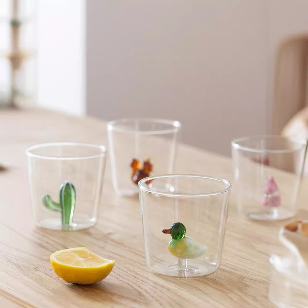 Various three-dimensional small animal water cups can be customized