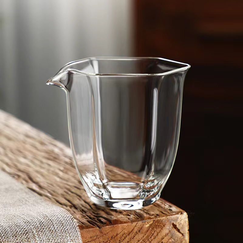 Hexagonal glass fair cup